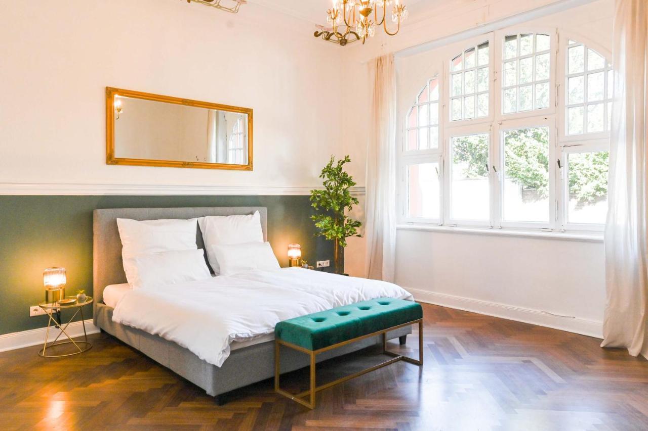 120Qm Denkmal Apartment In Krefeld Mit Stuck Und Garten - Beuys Apartments - Krefeld Exteriér fotografie