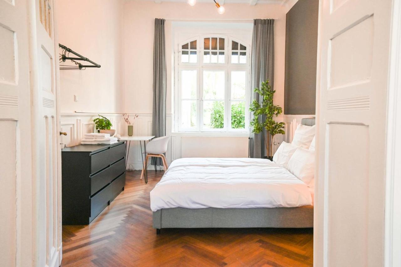 120Qm Denkmal Apartment In Krefeld Mit Stuck Und Garten - Beuys Apartments - Krefeld Exteriér fotografie
